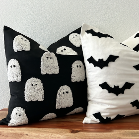 Tufted throw pillow cover, Halloween and fall d��cor (Style: Bat)